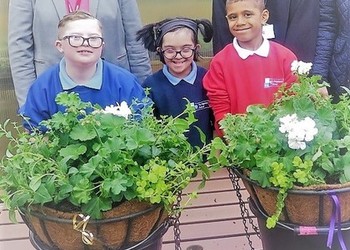 Pupils with Green Fingers